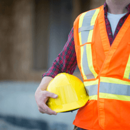 Accident du travail grave en intérim : qui fait quoi entre l’entreprise utilisatrice et l’agence d’intérim ? 